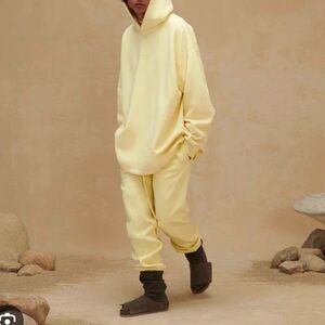 SET! Essentials fear of god hoodie + sweatpants set in canary